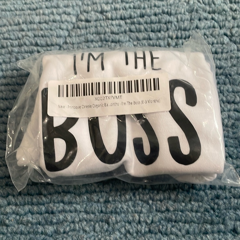 White “I’m the Boss” bodysuit/onesie, 0-3mo